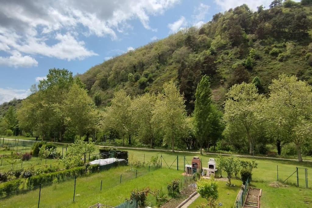 Espectacular Casa Rural En Еспіноса-де-лос-Монтерос Екстер'єр фото